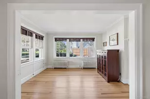138 Hallock St, Riverhead, NY 11901 - Photo 5