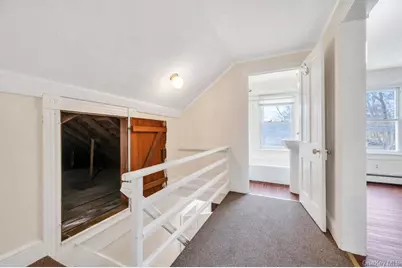 31 West Avenue, West Sayville, NY 11796 - Photo 9