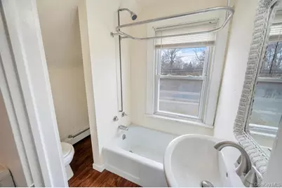 31 West Avenue, West Sayville, NY 11796 - Photo 11