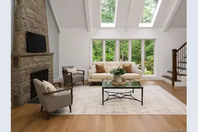 32 Valley Road, Old Westbury, NY 11568 - Photo 17