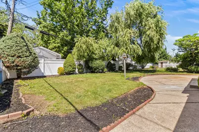 906 Stratford Drive, East Meadow, NY 11554 - Photo 23