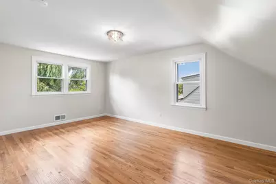 906 Stratford Drive, East Meadow, NY 11554 - Photo 17