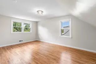 906 Stratford Dr, East Meadow, NY 11554 - Photo 17