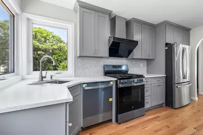 906 Stratford Drive, East Meadow, NY 11554 - Photo 9