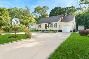 30 Dow St, Central Islip, NY 11722 - Photo 3