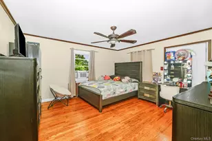 30 Dow St, Central Islip, NY 11722 - Photo 15