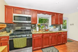 30 Dow St, Central Islip, NY 11722 - Photo 13