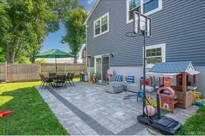 140 Winthrop Avenue, Elmsford, NY 10523 - Photo 23