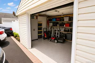 164 Bloomingdale Rd, Levittown, NY 11756 - Photo 15