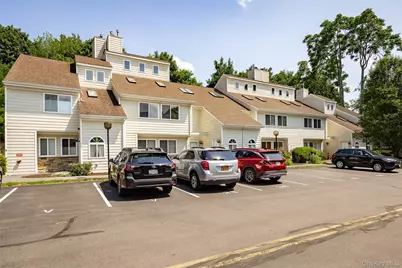 103 Crystal Hill Lane, Poughkeepsie, NY 12603 - Photo 3