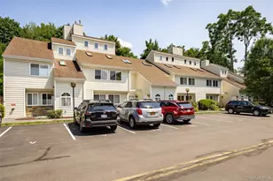 103 Crystal Hill Ln, Poughkeepsie, NY 12603 - Photo 3