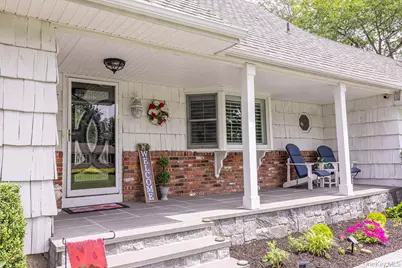 8 Robinhood Court, Nesconset, NY 11767 - Photo 3