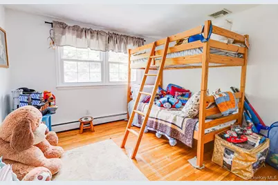 8 Robinhood Court, Nesconset, NY 11767 - Photo 15