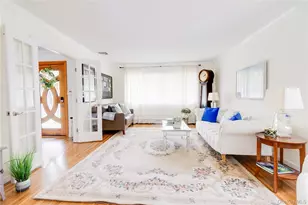 8 Robin Hood Ct, Nesconset, NY 11767 - Photo 5