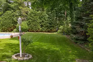 8 Robin Hood Ct, Nesconset, NY 11767 - Photo 27