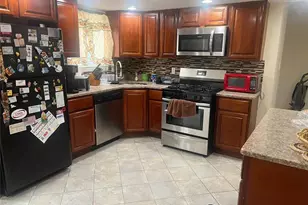 79 Fig St, Central Islip, NY 11722 - Photo 3