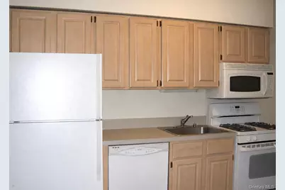 70 S Park Avenue #205, Rockville Centre, NY 11570 - Photo 3
