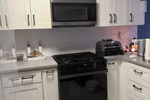 94-44 214th St, Queens Village, NY 11428 - Photo 21