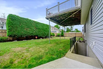 48 Meadow Lane, Hicksville, NY 11801 - Photo 25