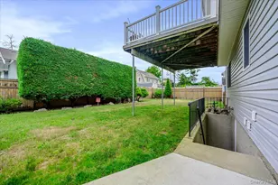 48 Meadow Ln, Hicksville, NY 11801 - Photo 25