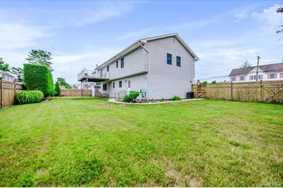 48 Meadow Lane, Hicksville, NY 11801 - Photo 23