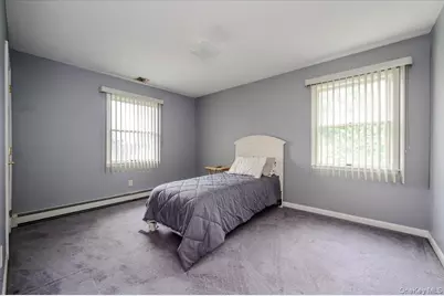 48 Meadow Lane, Hicksville, NY 11801 - Photo 15