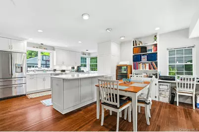 17 Monfort Road, Port Washington, NY 11050 - Photo 5