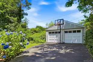 17 Monfort Rd, Port Washington, NY 11050 - Photo 23