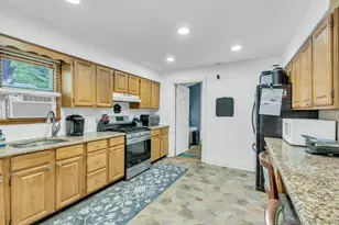 11 Wood Ave, Shirley, NY 11967 - Photo 9