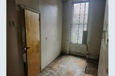 689 Greene Avenue, Brooklyn, NY 11221 - Photo 7