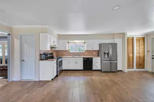 99 Schneider Ln, Hauppauge, NY 11788 - Photo 27