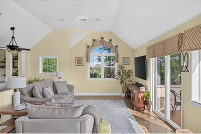 266 Clinton Avenue, Patchogue, NY 11772 - Photo 15