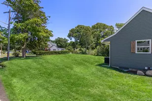 90 Sunrise Ave, Riverhead, NY 11901 - Photo 5