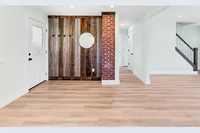90 Sunrise Avenue, Riverhead, NY 11901 - Photo 11