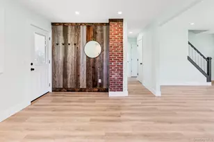 90 Sunrise Ave, Riverhead, NY 11901 - Photo 11