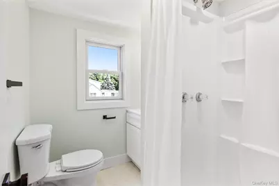90 Sunrise Avenue, Riverhead, NY 11901 - Photo 23
