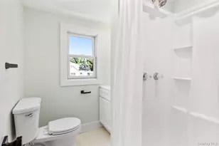 90 Sunrise Ave, Riverhead, NY 11901 - Photo 23