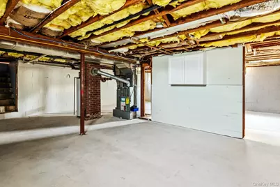 90 Sunrise Avenue, Riverhead, NY 11901 - Photo 29