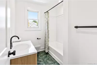 90 Sunrise Avenue, Riverhead, NY 11901 - Photo 13