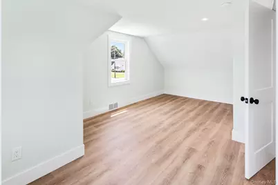 90 Sunrise Avenue, Riverhead, NY 11901 - Photo 21