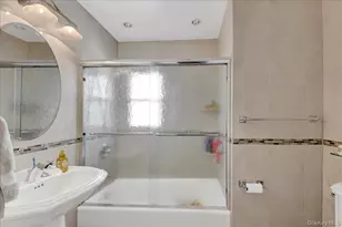 19 Storey Ln, Yonkers, NY 10710 - Photo 11