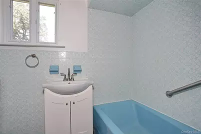 12 Pacific Avenue, Nanuet, NY 10954 - Photo 17