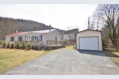 32 Meadow Street #17B, Livingston Manor, NY 12758 - Photo 3