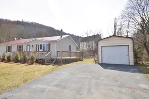 32 Meadow St, Livingston Manor, NY 12758 - Photo 3