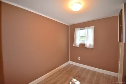 116 Lincoln Avenue, Holbrook, NY 11741 - Photo 11