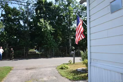 116 Lincoln Avenue, Holbrook, NY 11741 - Photo 15