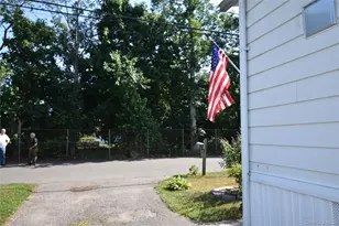 116 Lincoln Ave, Holbrook, NY 11741 - Photo 15