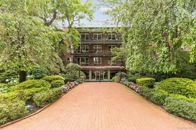 30 Stoner Avenue #2-O, Great Neck, NY 11021 - Photo 17