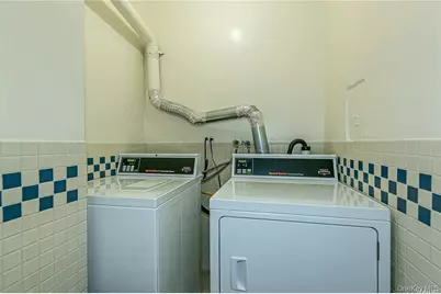 30 Stoner Avenue #2-O, Great Neck, NY 11021 - Photo 19