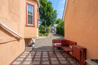 469 Minnieford Avenue, Bronx, NY 10464 - Photo 27